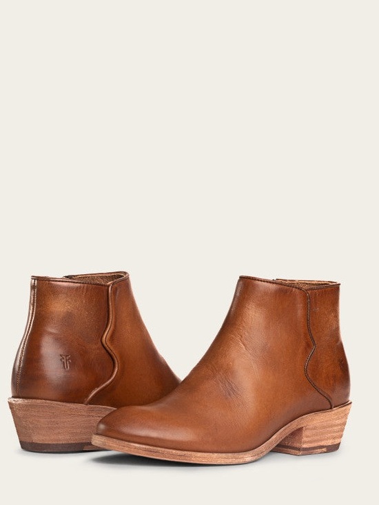 Frye Shoes - Frye Carson Piping Bootie size 10